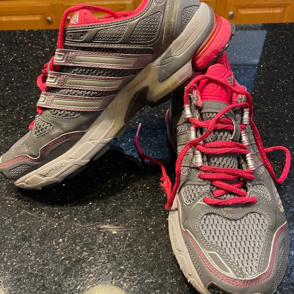 Like NEW! Adidas Supernova Riot Running Jogging Trail Shoes Grey/Silver - Picture 8 of 9